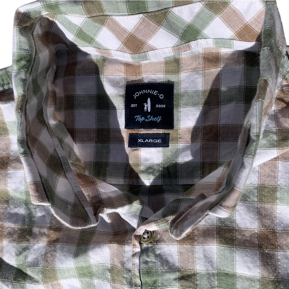 Johnnie-O Top shelf Wada shirt. Palm color.  EUC.  Sz.XL. Plaid long sleeve